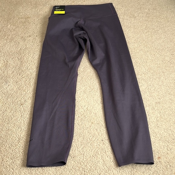 Nike Crop - Picture 4 of 11